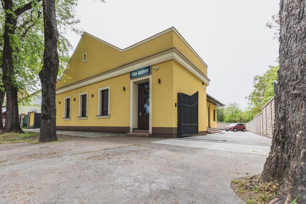 Vila Guliver Palić エクステリア 写真